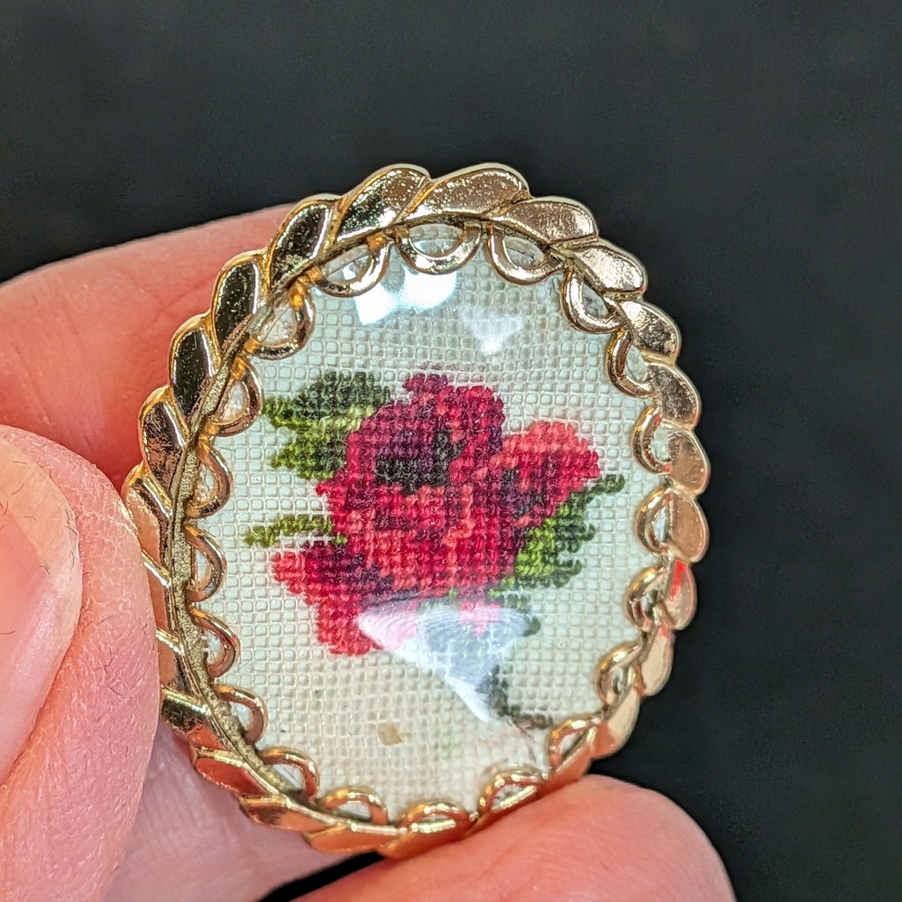 Vintage Petit Point Rose flower Brooch Pin pendant Hand Embroidered gold Frame
